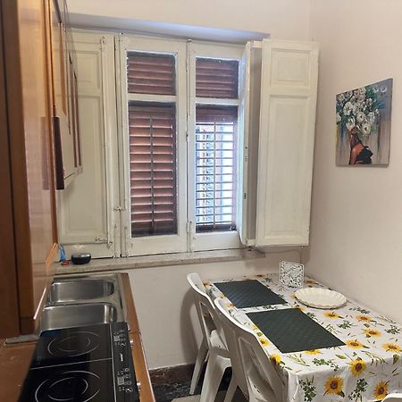 Apartament Dimora Di Maury A Due Passi Dai Trasporti E Da Ballaro Palermo Buitenkant foto