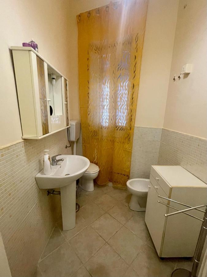 Apartament Dimora Di Maury A Due Passi Dai Trasporti E Da Ballaro Palermo Buitenkant foto