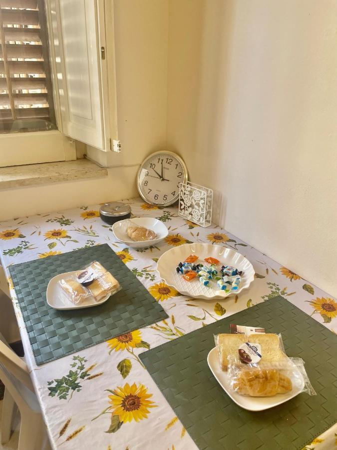 Apartament Dimora Di Maury A Due Passi Dai Trasporti E Da Ballaro Palermo Buitenkant foto